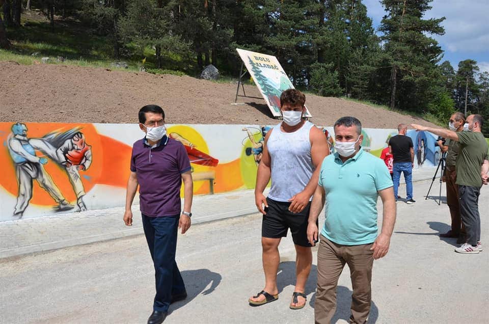 Gençlik ve Spor İl Müdürü Şerafettin ÇİLKARA ve Şube Müdürü Aladağda Kampa giren Grekoromen Güreş Milli Takımını ziyaret etti.