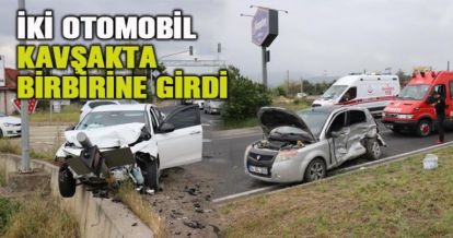 İki otomobil kavşakta birbirine girdi: 4 yaralı