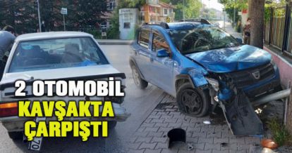 2 otomobil kavşakta çarpıştı: 1 yaralı