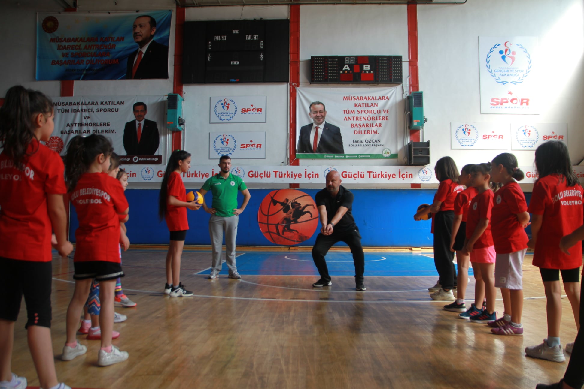 VOLEYBOL’DA ALT YAPI ÇALIŞMALARIMIZ BAŞLADI