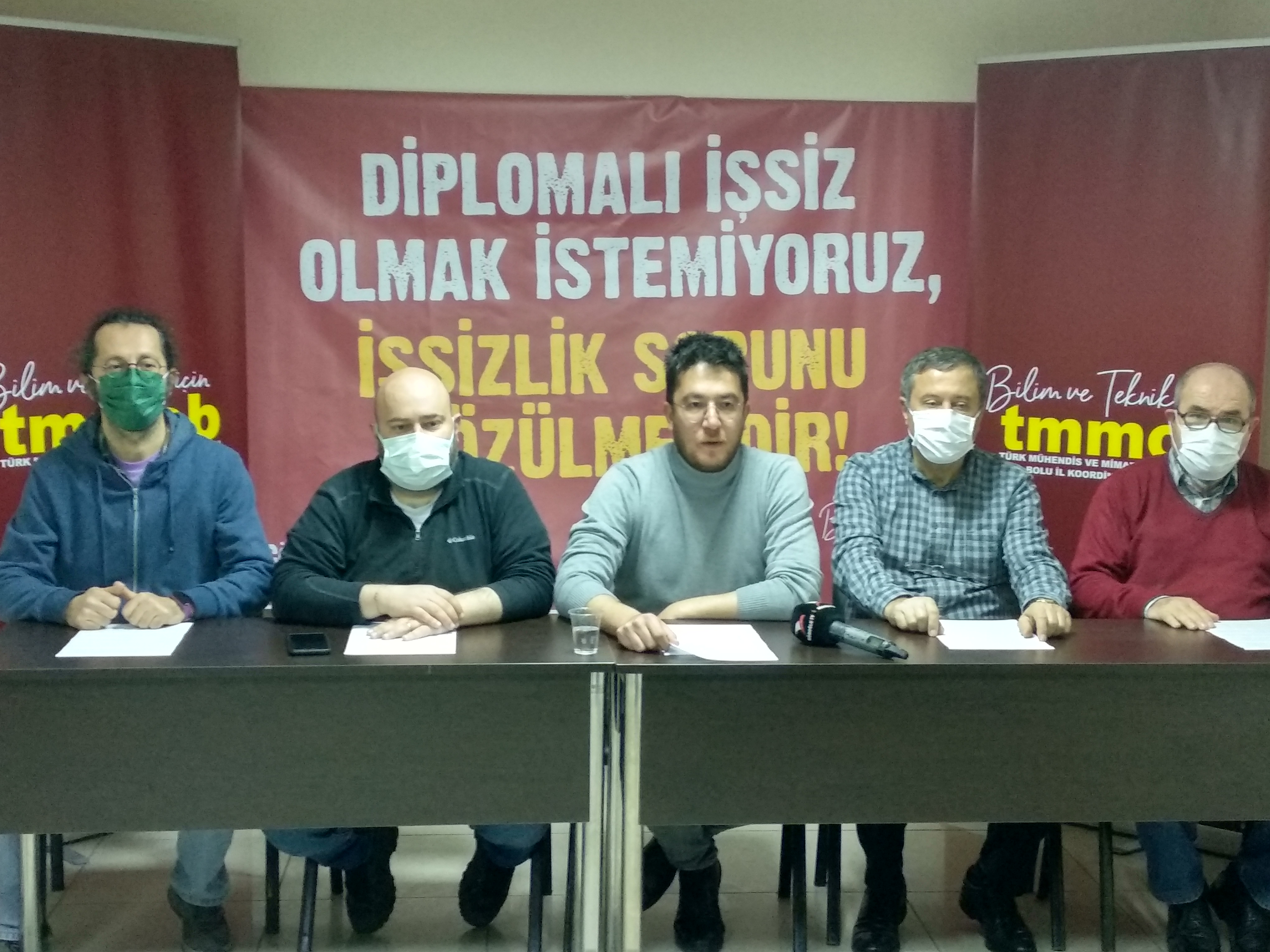 Mühendisler işsizlikten dert yandı