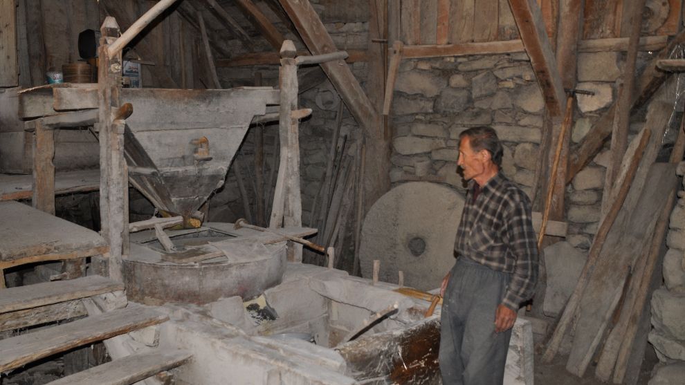 100 YILLIK TARİHİ DEĞİRMEN YILLARA DİRENİYOR