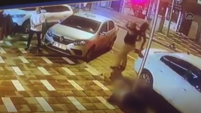 BOLU'DA DEPREM ESNASINDA CAMDAN ATLAYAN KİŞİ YARALANDI
