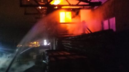 KERESTE FABRİKASINDA ÇIKAN YANGIN SÖNDÜRÜLDÜ