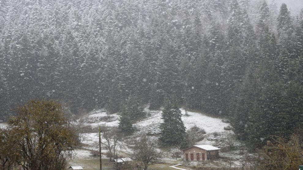 ABANT'A MEVSİMİN İLK KARI YAĞDI