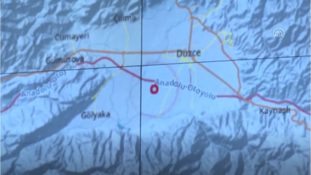 DÜZCE DEPREMİNE DAİR GELİŞMELER AFAD'DAN TAKİP EDİLDİ