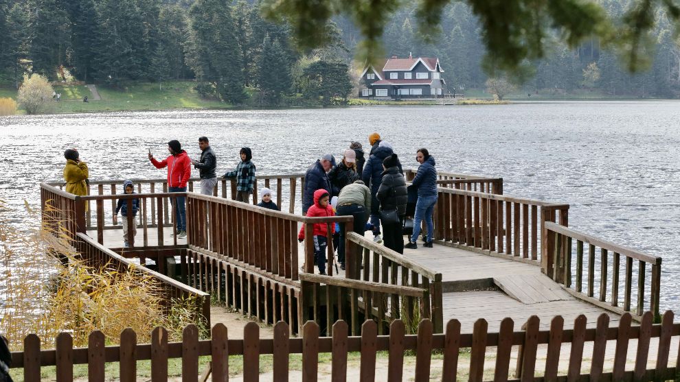 Gölcük Tabiat Parkı'nda Ara Tatil Yoğunluğu