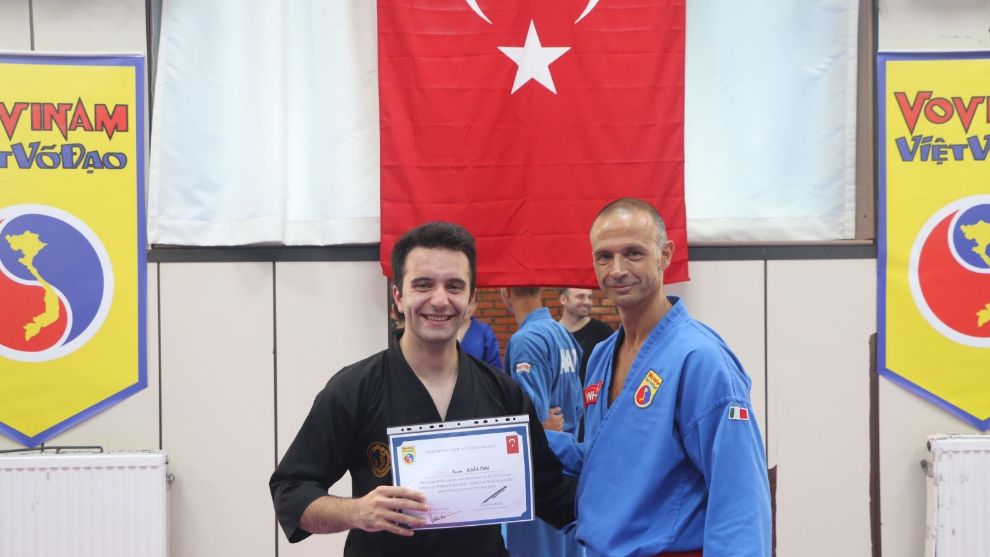 MUDURNULU FARUK İTALYA YOLCUSU