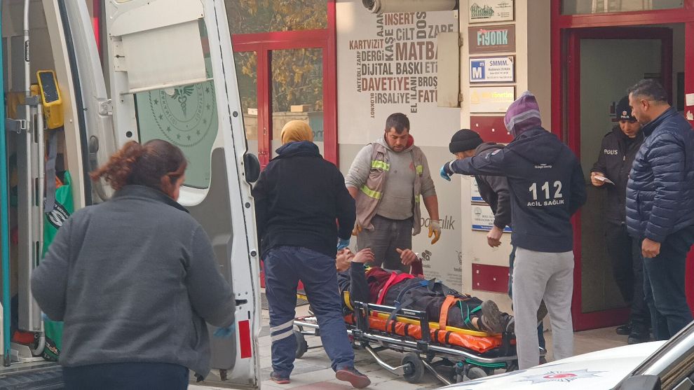 TAMİR ETTİĞİ ÇATIDAN DÜŞEN İŞÇİ YARALANDI