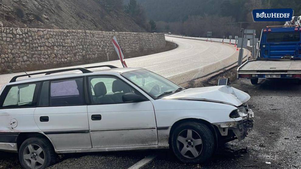 BOLU'DA DEVRİLEN OTOMOBİLDEKİ 2 KİŞİ YARALANDI