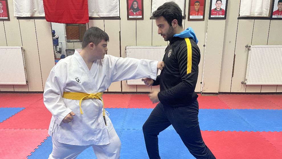 DOWN SENDROMLU SPORCU BERKAY SARIASLAN MİLLİ TAKIMI HEDEFLİYOR