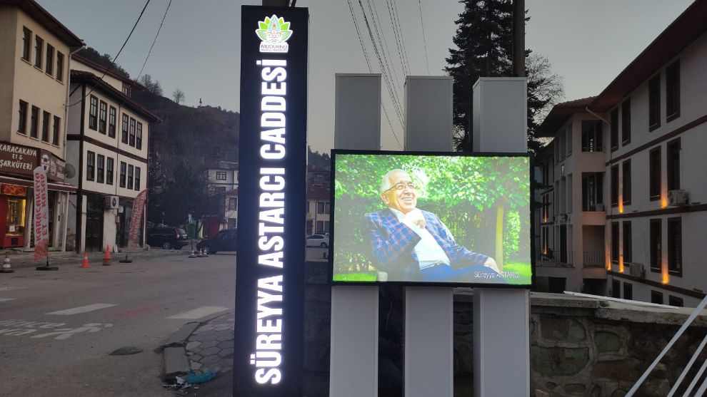 HAYIRSEVER İŞ İNSANI SÜREYYA ASTARCI'NIN İSMİ CADDEYE VERİLDİ