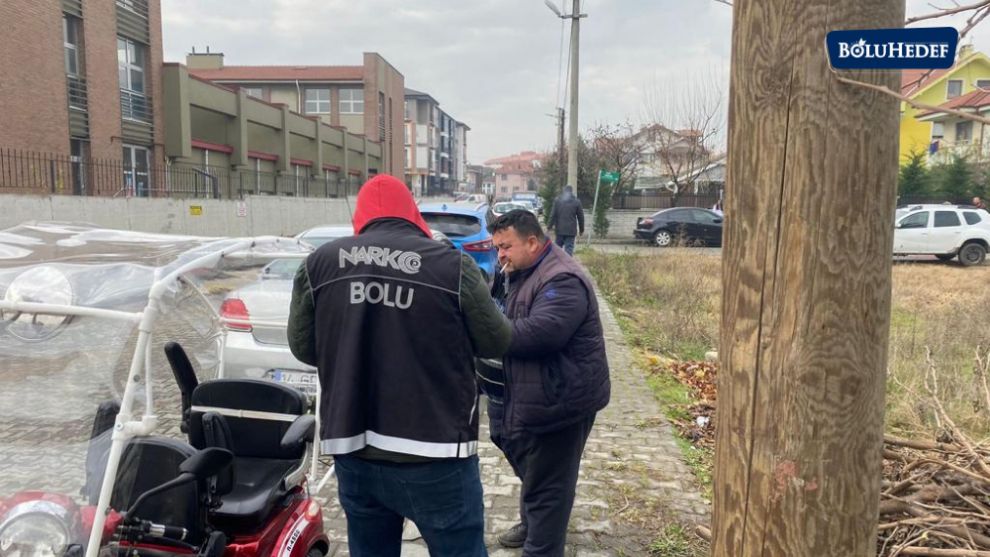 POLİS EKİPLERİ OKUL ÇEVRELERİNİ DENETLEDİ