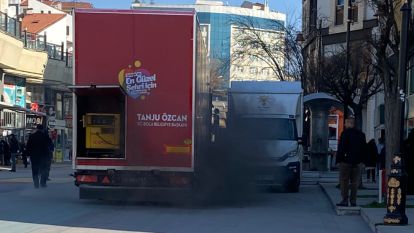 AK PARTİ ARACI BELEDİYE TIRIYLA SABOTE EDİLDİ
