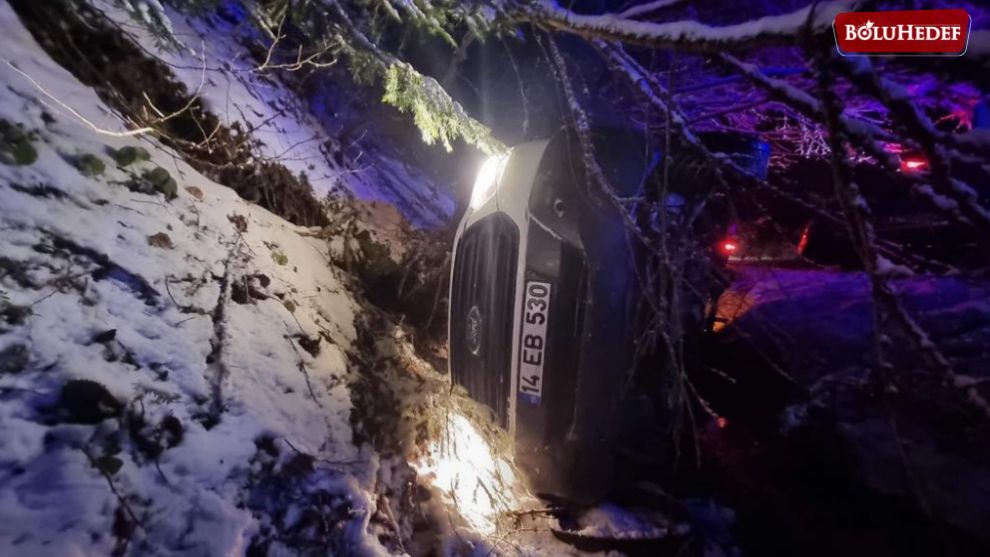 BOLU'DA ŞARAMPOLE DEVRİLEN KAMYONETİN SÜRÜCÜSÜ YARALANDI