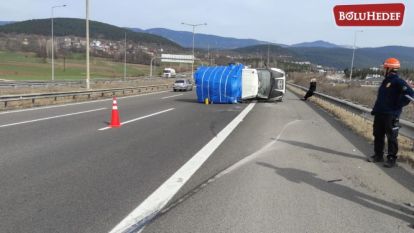 KONTROLDEN ÇIKAN KAMYONET DEVRİLDİ