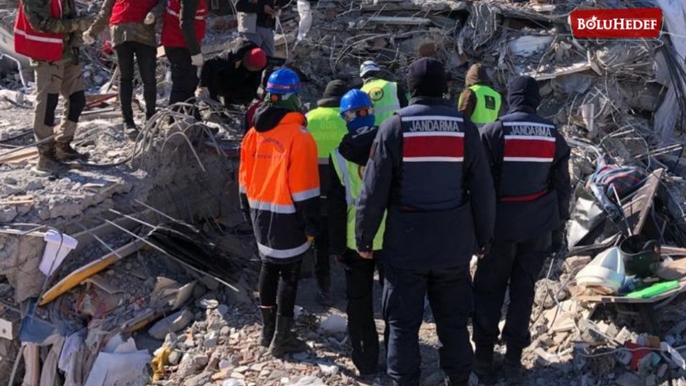 BOLU VE KARABÜK'TE KOMANDOLARDAN DEPREMZEDELERE DESTEK