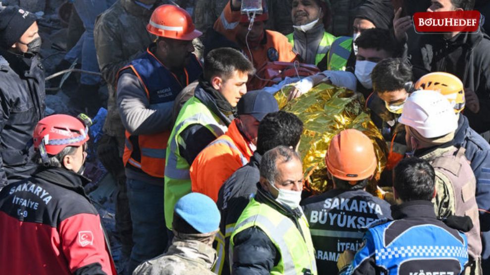 DEPREMİN 248'İNCİ SAATİNDE 17 YAŞINDAKİ ALEYNA ÖLMEZ ENKAZDAN ÇIKARILDI
