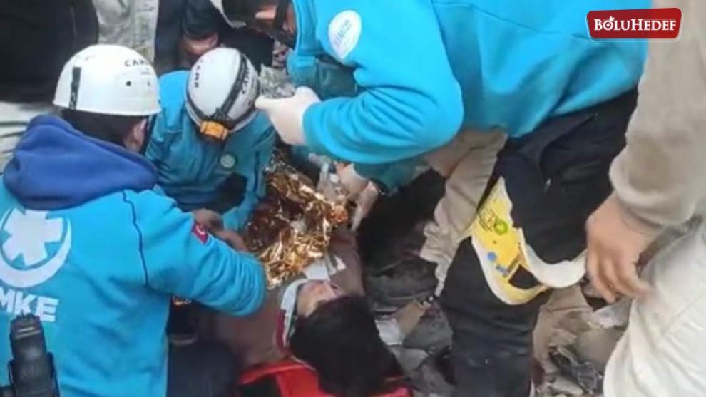 HATAY' DA ENKAZ ALTINDA KALAN GENÇ KIZ 156 SAAT SONRA KURTARILDI