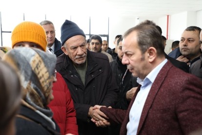 TANJU ÖZCAN DEPREMZEDELER İLE BİR ARAYA GELDİ