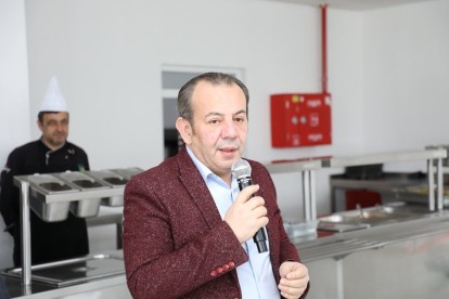 TANJU ÖZCAN DEPREMZEDELER İLE BİR ARAYA GELDİ