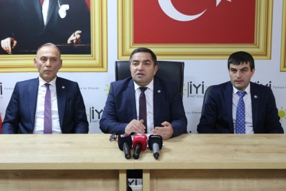 AHMET ÖRNEKBAŞ ADAY ADAYLIĞINI DUYURDU