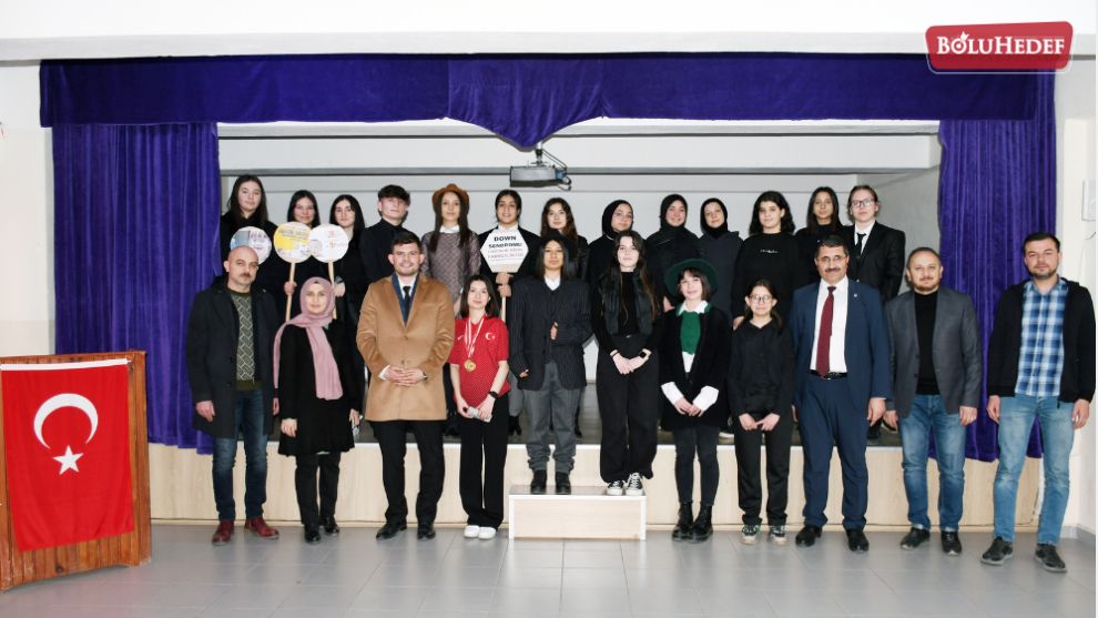 BAŞARILI ENGELLİ KİŞİLERİN HAYATINI TİYATROYLA ANLATTILAR