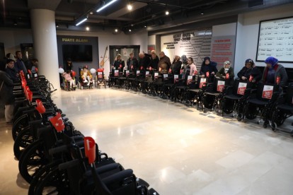 BOLU BELEDİYESİ'NDEN  25 ENGELLİ BİREYE BAYRAM HEDİYESİ