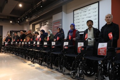 BOLU BELEDİYESİ'NDEN  25 ENGELLİ BİREYE BAYRAM HEDİYESİ