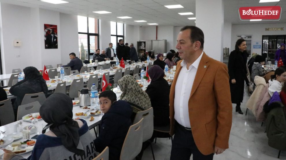 TANJU ÖZCAN VE MERAL ÖZCAN DÜNYA KADINLAR GÜNÜNDE DEPREMZEDE KADINLAR İLE BİR ARAYA GELDİ