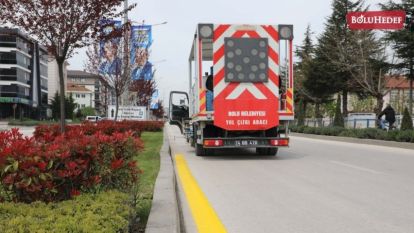 YAYA GEÇİTLERİ VE YOL ÇİZGİLERİ YENİLENİYOR 