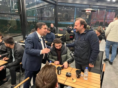 AHMET ÖRNEKBAŞ GENÇLERLE BULUŞTU