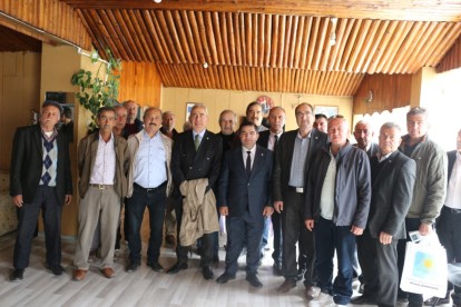 AHMET ÖRNEKBAŞ'TAN SEBENLİ KADINLARA KARANFİL