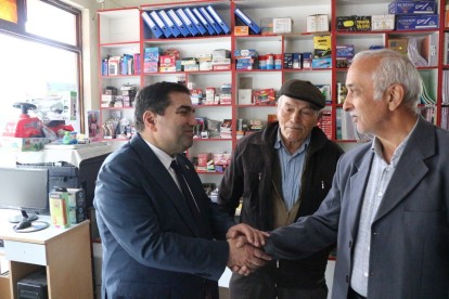 AHMET ÖRNEKBAŞ'TAN SEBENLİ KADINLARA KARANFİL