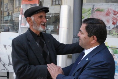 AHMET ÖRNEKBAŞ'TAN SEBENLİ KADINLARA KARANFİL