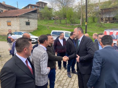 AKGÜL MENGENLİ VATANDAŞLARLA BAYRAMLAŞTI
