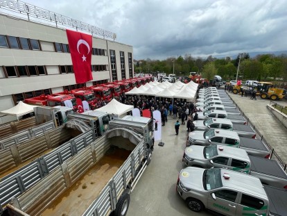 BAKAN YARDIMCISI TİRYAKİ, ARAÇ TAHSİS TÖRENİNE KATILDI