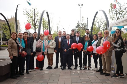 “ÇOCUK GÜLERSE DÜNYA GÜLER”