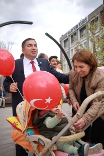 “ÇOCUK GÜLERSE DÜNYA GÜLER”