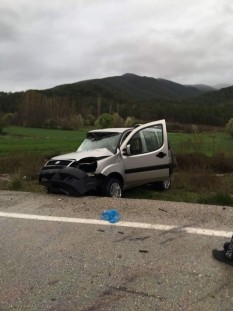 ERPİLİÇ İŞÇİLERİNİ TAŞIYAN MİNİBÜS KAZA GEÇİRDİ : 3 ÖLÜ