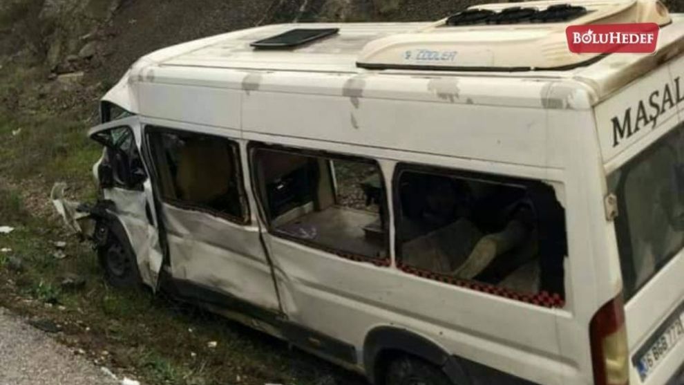 ERPİLİÇ İŞÇİLERİNİ TAŞIYAN MİNİBÜS KAZA GEÇİRDİ : 3 ÖLÜ