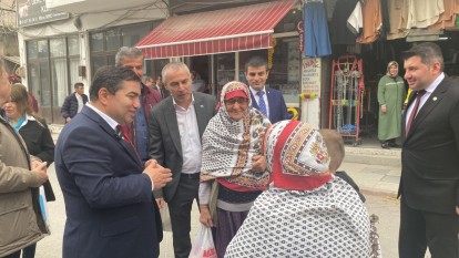 GÖYNÜK HALKI AHMET ÖRNEKBAŞ'I BAĞRINA BASTI