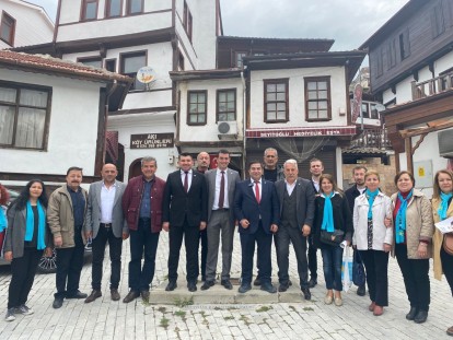 GÖYNÜK HALKI AHMET ÖRNEKBAŞ'I BAĞRINA BASTI