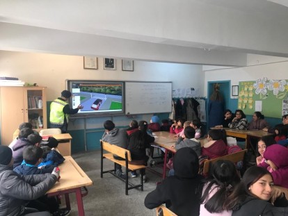 ÖĞRENCİLERE TRAFİK EĞİTİMİ VERİLDİ