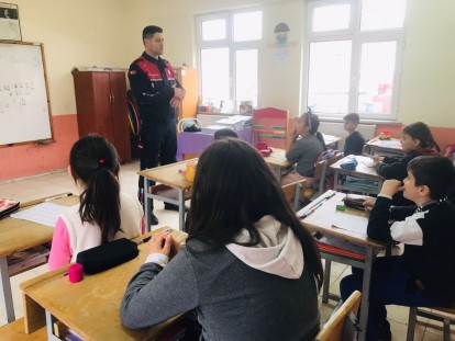 ÖĞRENCİLERE TRAFİK EĞİTİMİ VERİLDİ