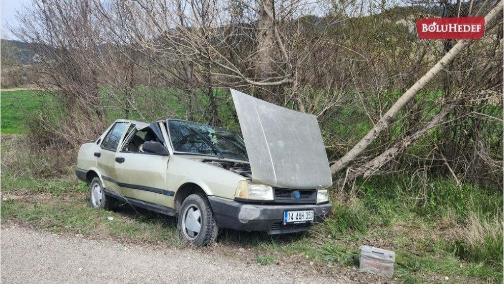 OTOMOBİLLE AĞACA ÇARPAN 2 KİŞİ YARALANDI