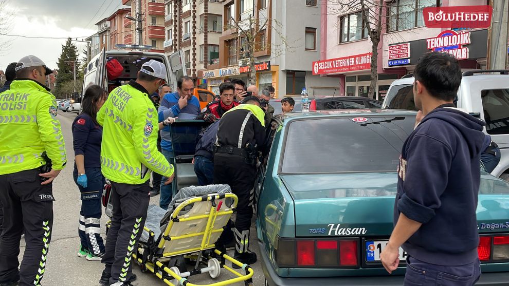 PARK HALİNDEKİ ARACA ÇARPTI SÜRÜCÜ YARALANDI