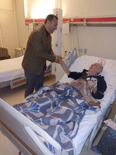 SADETTİN BASKIN SAĞLIK ÇALIŞANLARI VE HASTALARI ZİYARET ETTİ