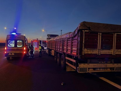 SEYİR HALİNDEYKEN YANAN TIR SÖNDÜRÜLDÜ