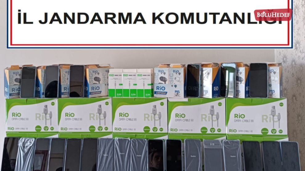 YOLCU OTOBÜSÜNDE KAÇAK TELEFON VE TELEFON AKSESUARLARI ELE GEÇİRİLDİ